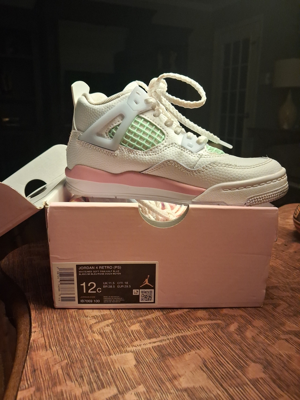 Jordan Kids Sneakers in White wPin Pk& Mint. Worn Only 1 Hr. Sz 12C- In Orig Box